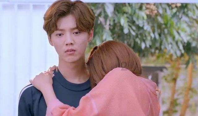 男的不敢告白，连女生叫他出来也不敢出来是什么毛病？很远跑过来却不敢见面。游戏画面